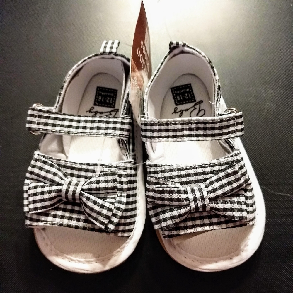5/$30 Checkered Bow Baby Sandals 12-18 Months